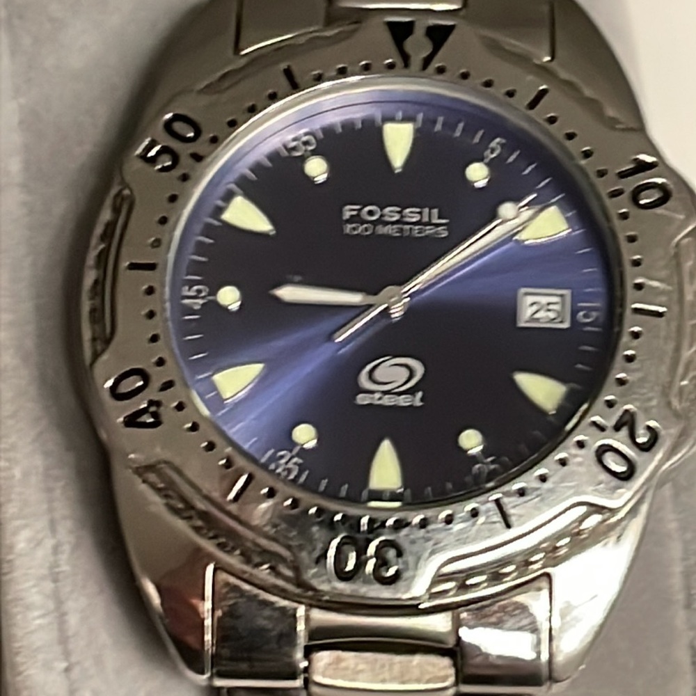 Men’s Fossil Watch - Picture 3 of 8